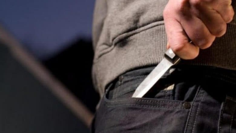 Shtetasi i huaj goditet me thikë në Prizren, arrestohet i dyshuari  