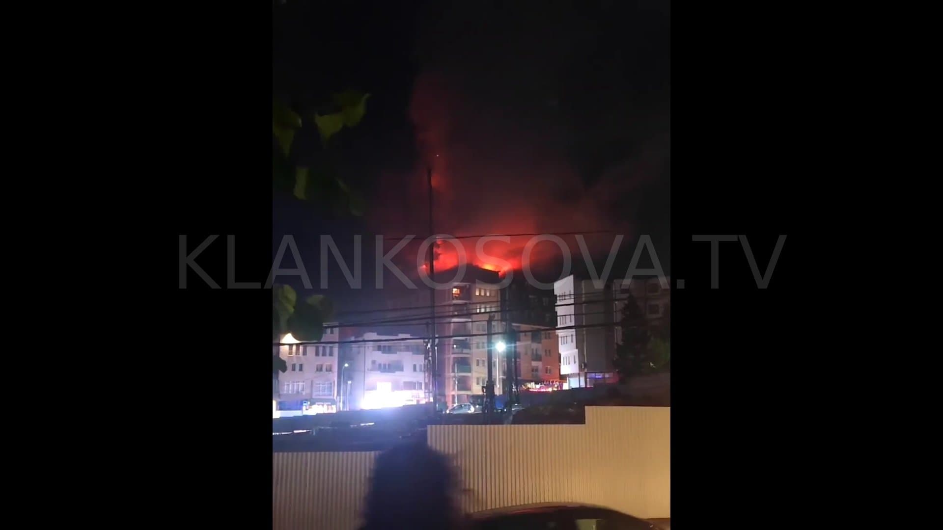 Zjarri në ndërtesën e banimit te Parku i Qytetit, nuk dihet ende nëse ka të lënduar (VIDEO)