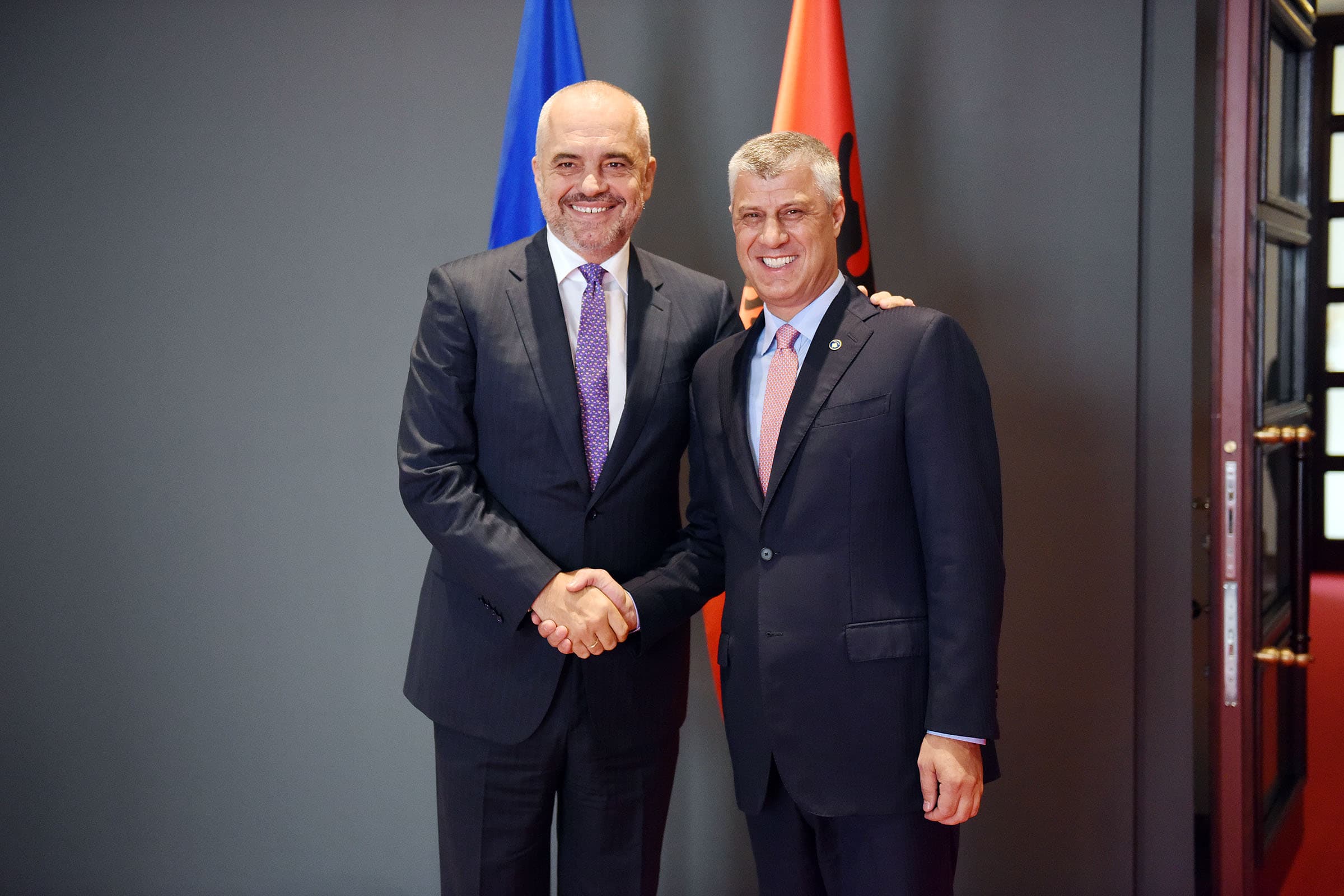Rama pyet pse Kuvendi i Kosovës s’ka një rezolutë me shkeljet e të drejtave të Thaçit e shokëve të tij