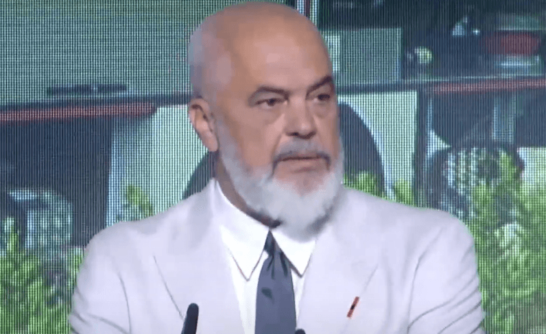 Beteja me zjarret, Rama: Së shpejti do të kemi flotën tonë, me dy avionë zjarrfikës