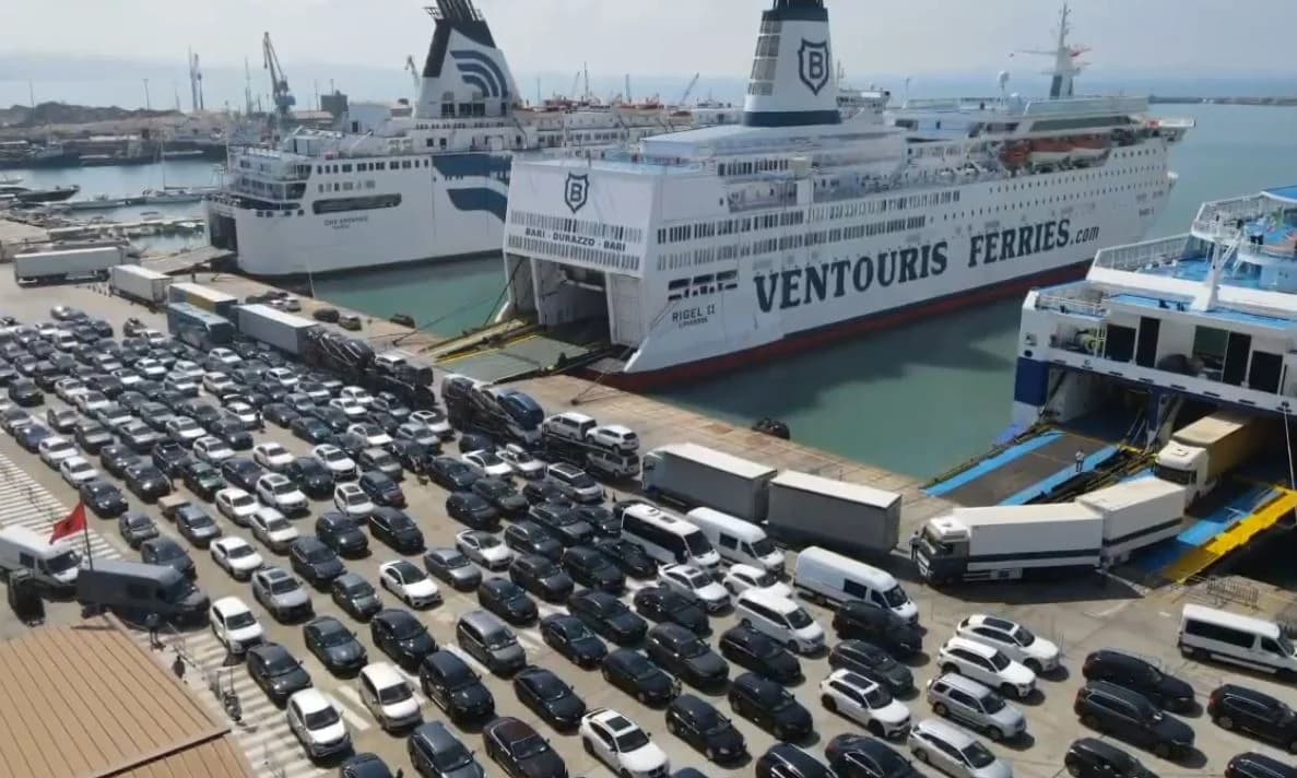 Fluks i lartë automjetesh në Portin e Durrësit! 30 mijë udhëtarë në vetëm 5 ditë