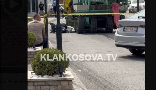 Kamioni godet për vdekje një person në Pejë