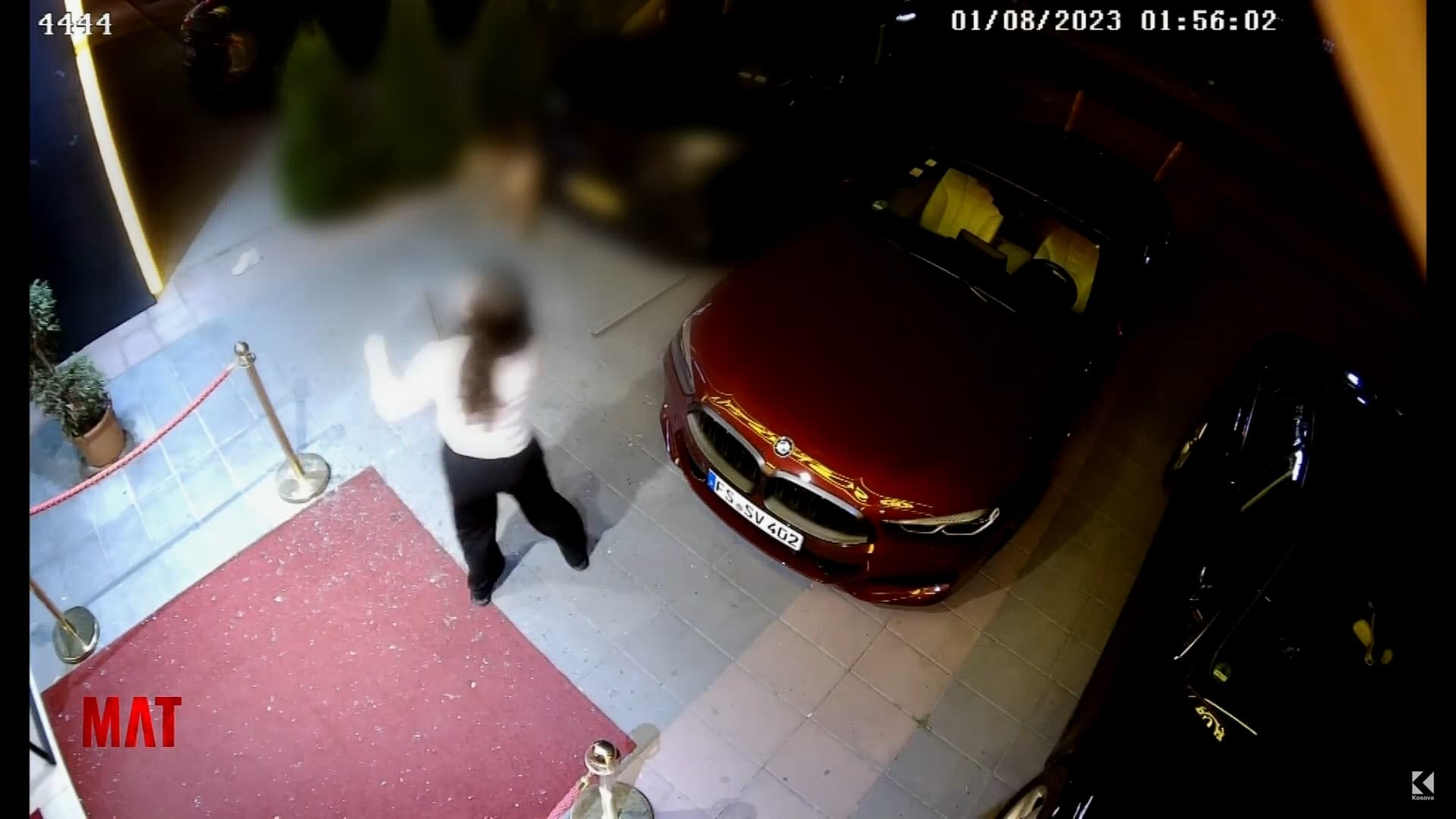 Kush del i pari për t’i dhënë ndihmë Claras që ra bashkë me kornizën e dritares nga kati i 6-të? (VIDEO)