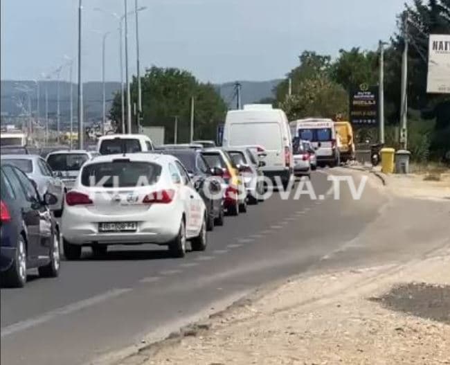 Aksident në Miradi të Fushë-Kosovës, në vendngjarje edhe ambulanca