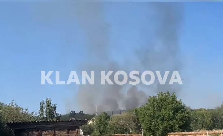 Zjarr i madh në Sllovi të Lipjanit, rrezikohen shtëpitë