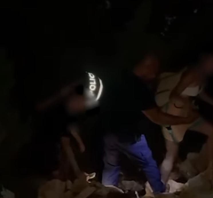 U bllokuan në një zonë shkëmbore, shpëtohen tre turistët në Himarë (VIDEO)