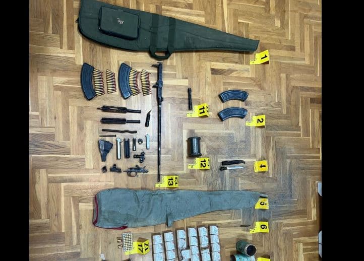 Policia jep detaje për bastisjet kundër armëve pa leje në veri, në pranga një 73 vjeçar