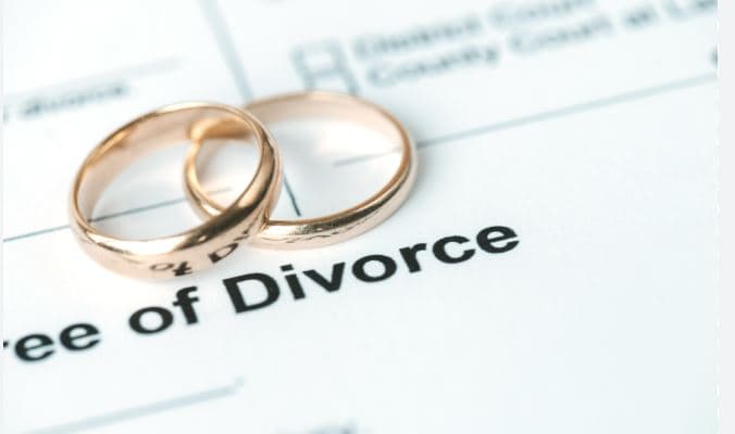 Sekretet ndaj partnerëve, shkak i divorceve