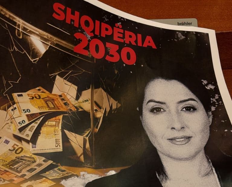 Më i vjetri i PS-së drejton seancën e parë parlamentare, PD “proteston” me pankarta