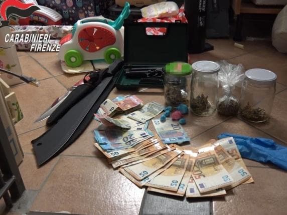 Aksion antimafia në Itali e Shqipëri: Shkatërrohet grupi i narkotrafikantëve, i tradhtoi gjurma e gishtit