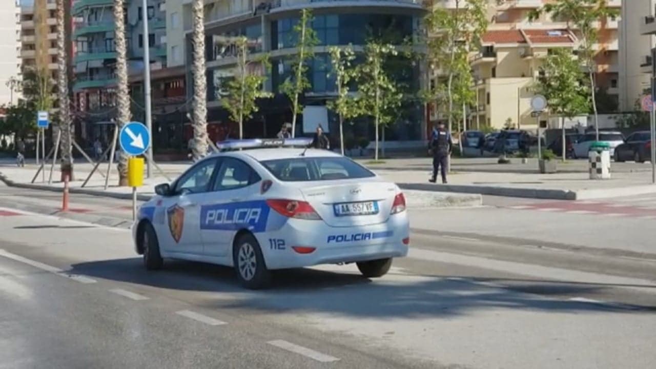 17-vjeçari në Vlorë ther me gërshërë një 40-vjeçar