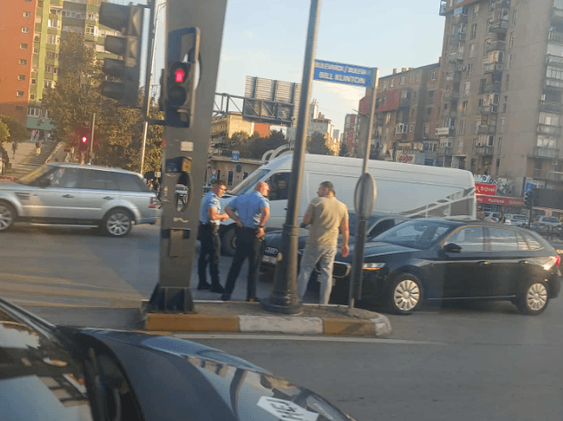 Aksident trafiku te "Bill Clintoni" në Prishtinë