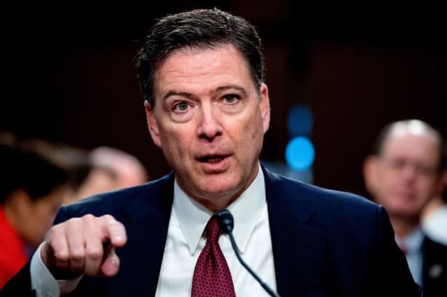 Ish-drejtori i FBI-së James Comey nën dy akuza