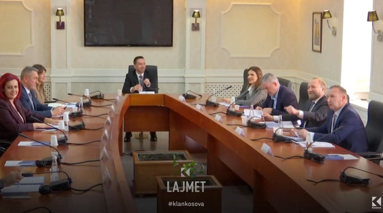 Mbledhja e Kryesisë, nuk ka ujdi për buxhetet komunale (VIDEO)