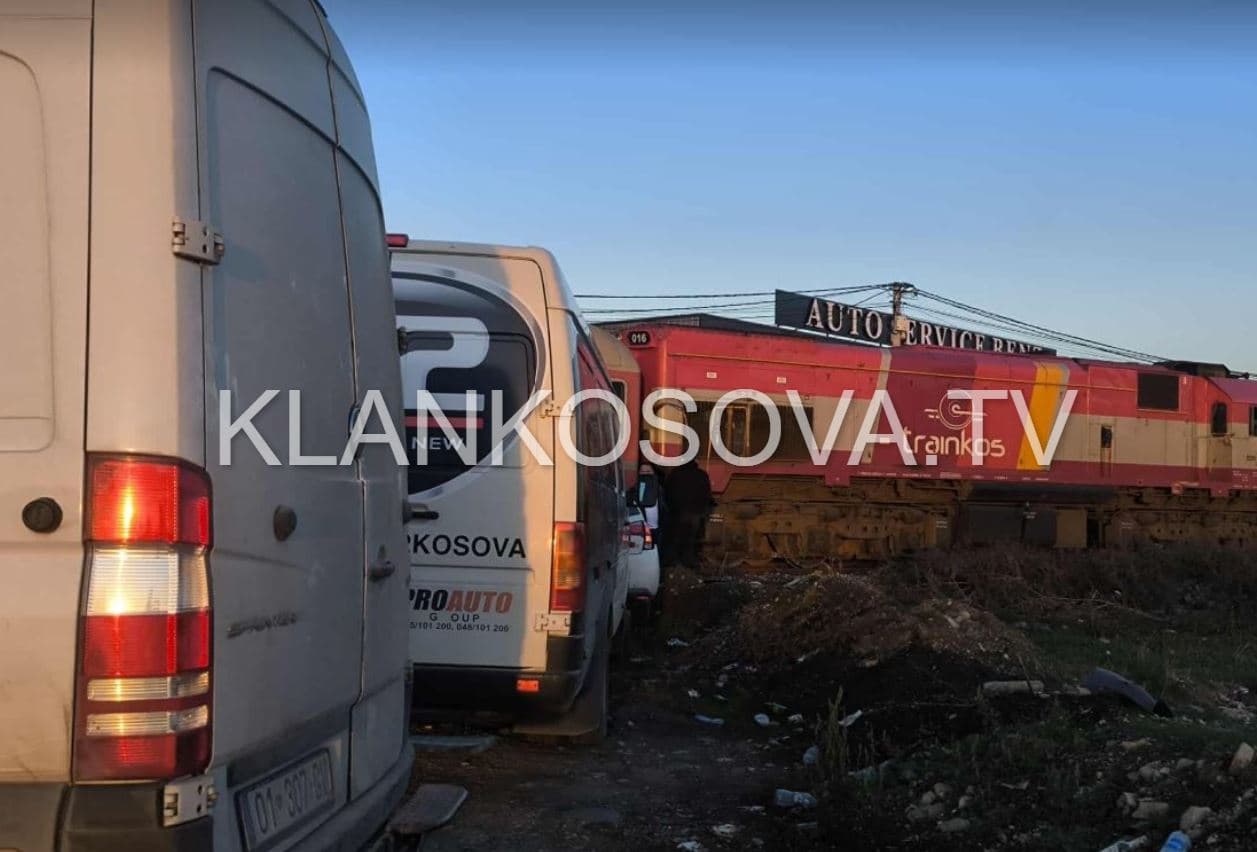 Një i lënduar nga aksidenti mes trenit dhe veturës në Prishtinë