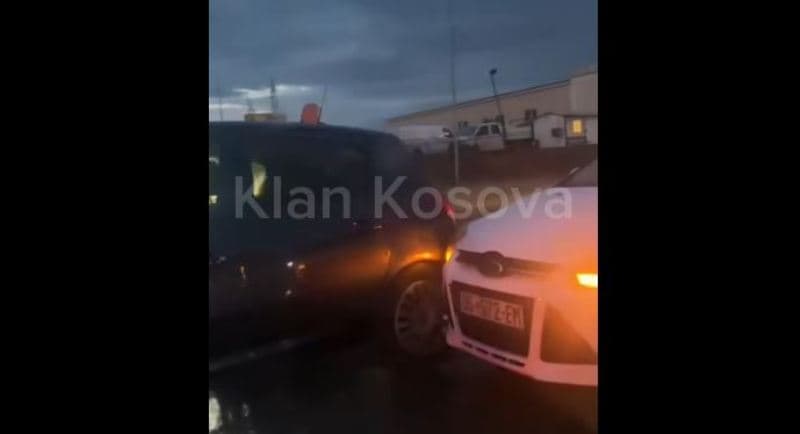 Aksident mes dy veturave në Veternik, s'dihet për të lënduar (VIDEO)