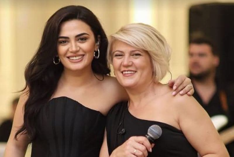 Albina Kelmendi uron nënën për ditëlindje: Ti që kujdesesh për të gjithë, më jep forcë e ngrohtësi