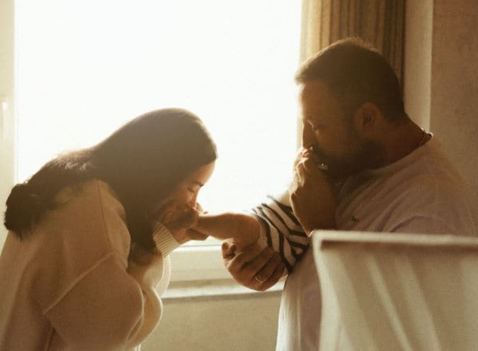 Dafina Zeqiri publikon momentin më të ëmbël të burrit dhe djalit të saj
