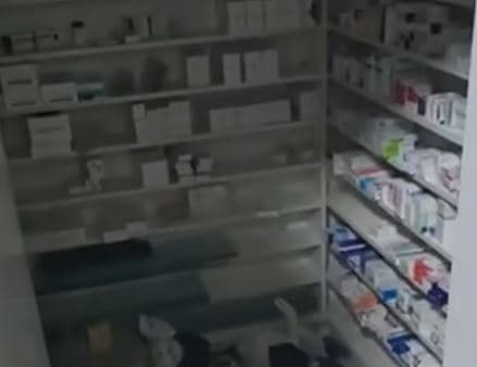 Zbulohen barna pa dokumentacion në një barnatore në Pejë (VIDEO)