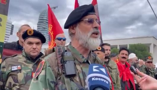 Ish-ushtari shqiptar thotë se protesta në Tiranë çon mesazh në Hagë: Çfarë është mjaft, është mjaft!