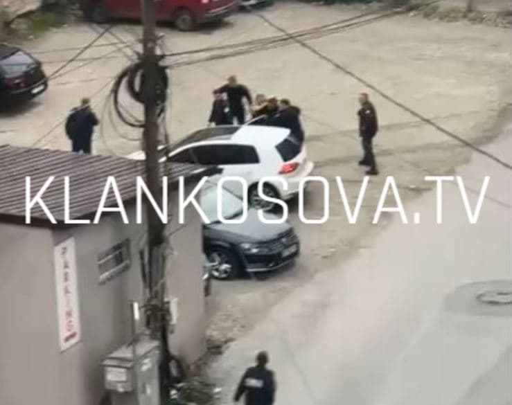 Gjuajtje me armë zjarri në afërsi të Gjykatës në Pejë, arrestohet një person