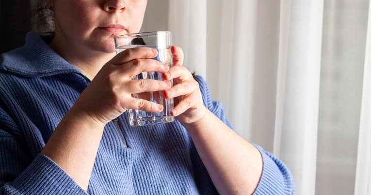 Detoksifikim për trupin dhe trurin? Ja çfarë ndodh pas 16 orësh