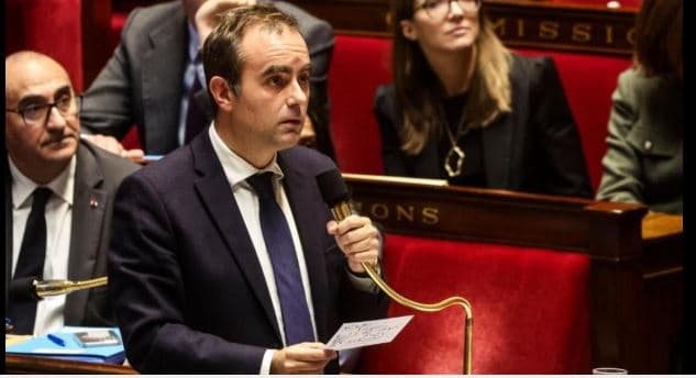 Deputetët francezë debatojnë për votat e mosbesimit që mund të rrëzojnë kryeministrin Lecornu