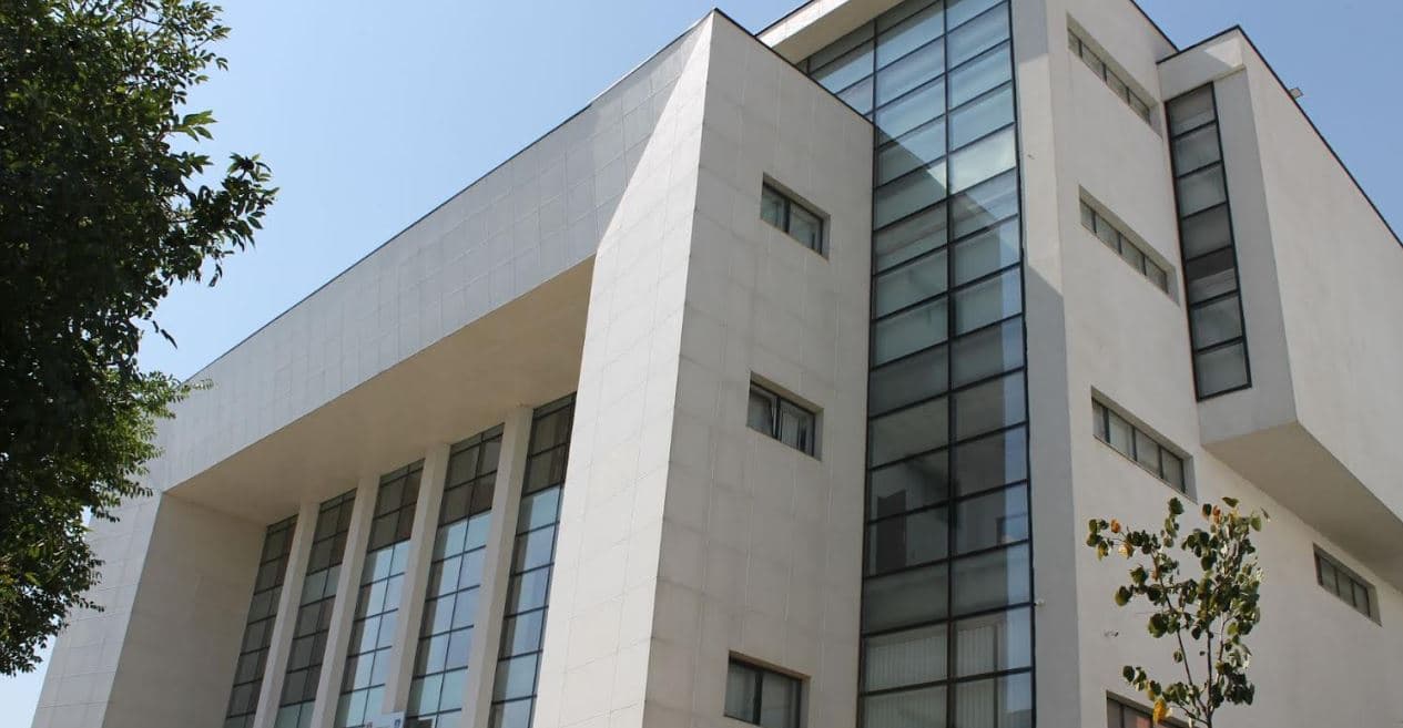 Paraburgim ndaj gjakovarit që rrahu nënën dhe motrën e tij