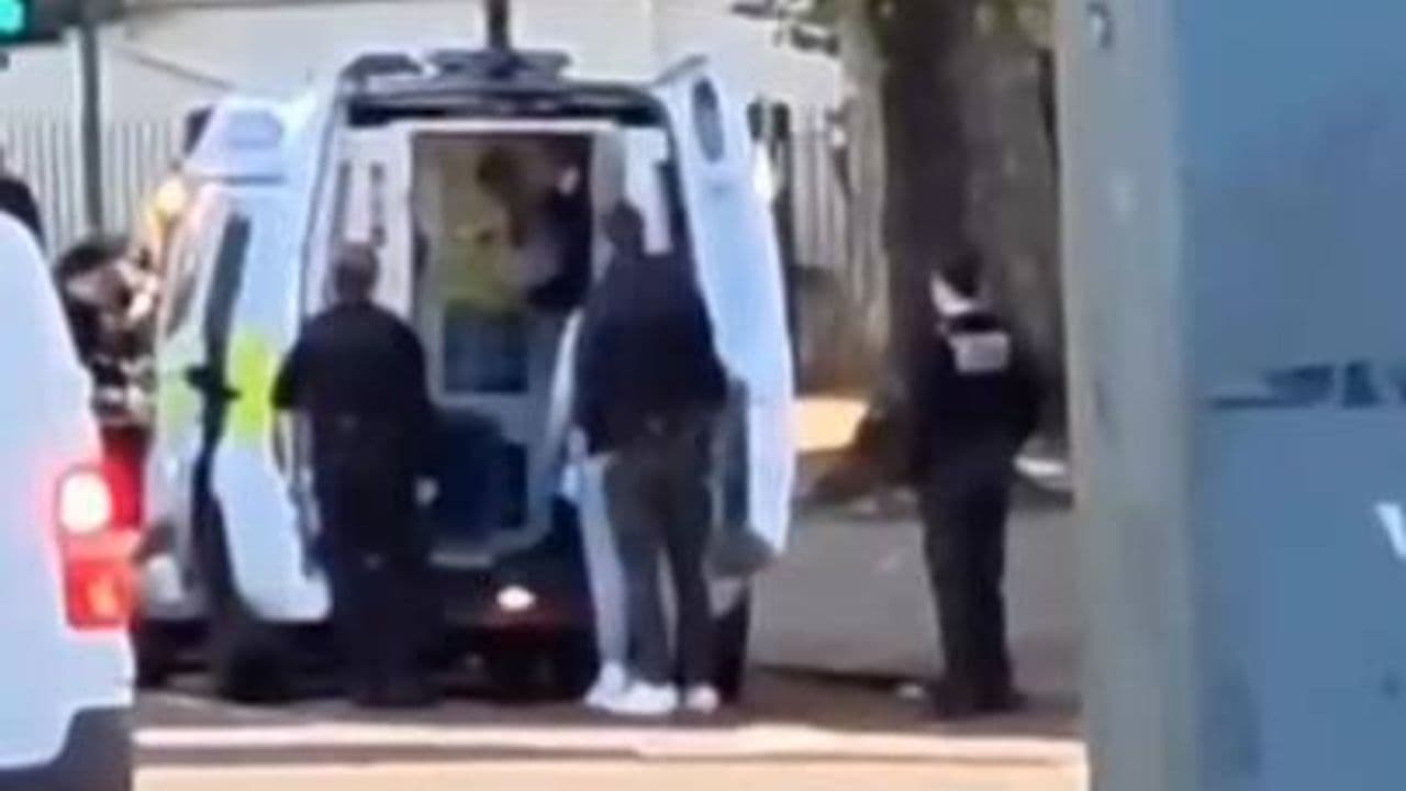 I dënuari për sulm seksual lirohet gabimisht nga burgu, arrestohet sërish (VIDEO)