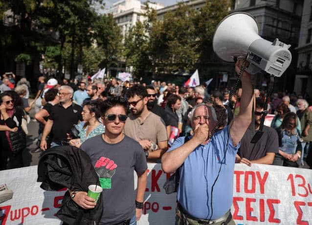 Greqia miraton ligjin që zgjat orarin e punës pavarësisht protestave