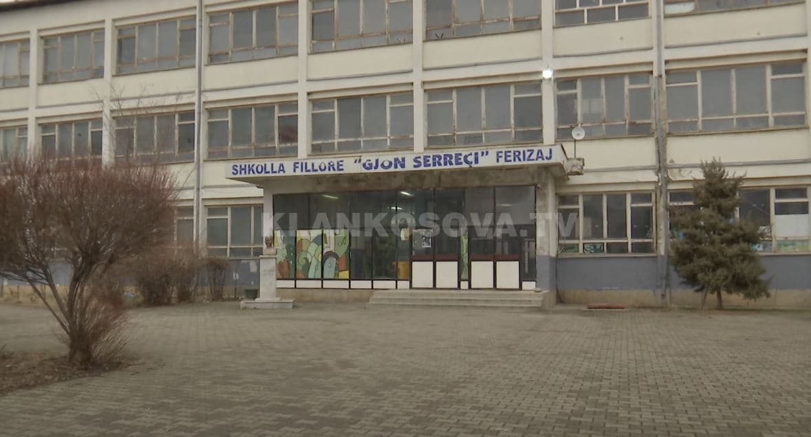Shqetësuese: Nxënësi 13-vjeçar në Ferizaj shkon në shkollë me armë zjarri