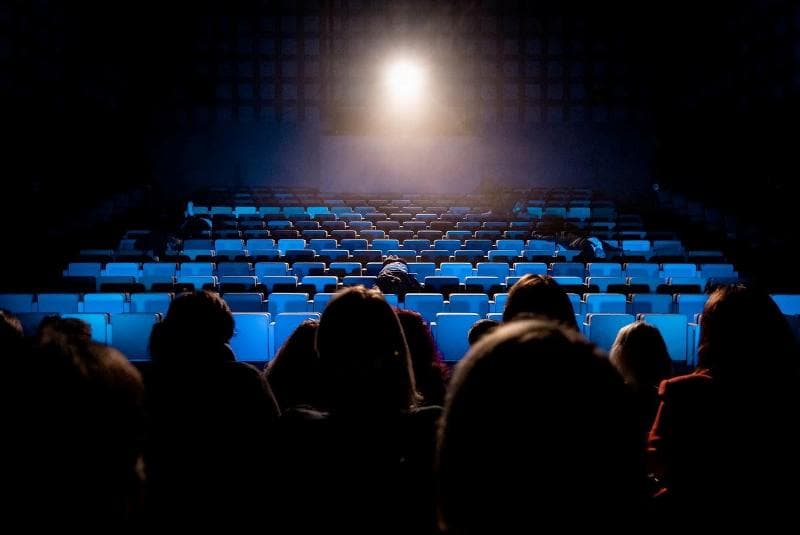 “Gënjeshtra” dhe “E Vërteta” sot dhe nesër në Teatrin e Gjilanit