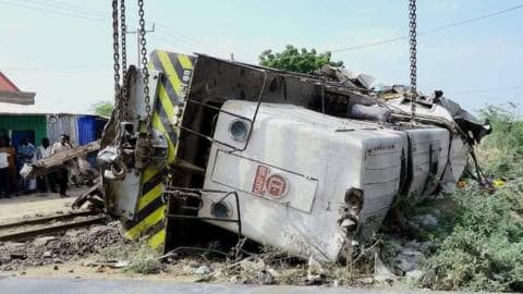 Përplasen disa automjete në autostradë, mbi 60 të vdekur në Ugandë