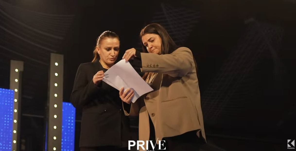 Prapaskenat e Prime-it të parë në BBVK4, Leonora Jakupi flet për rolin e saj si opinioniste (VIDEO)