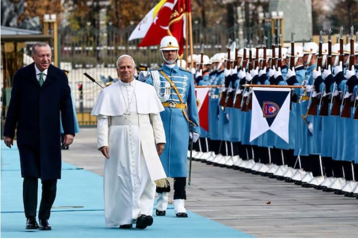Papa Leo paralajmëron konflikte që rrezikojnë njerëzimin në udhëtimin e parë jashtë vendit