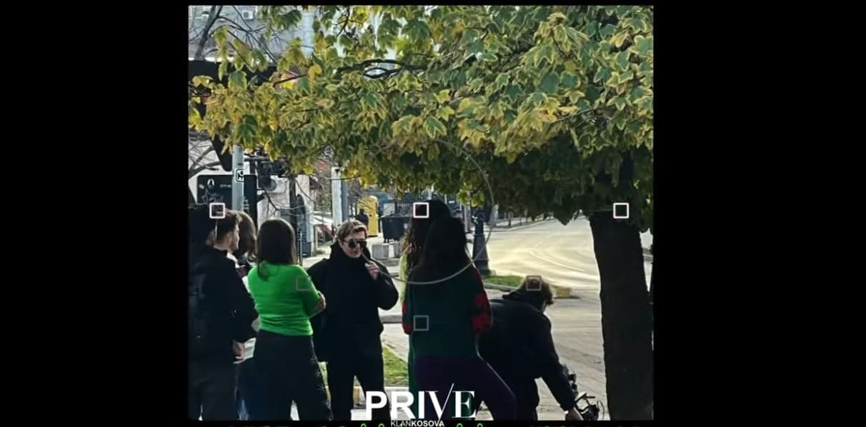 Armend Rexhepagiqi kapet mat nga paparaci i Prive KlanKosova (VIDEO)