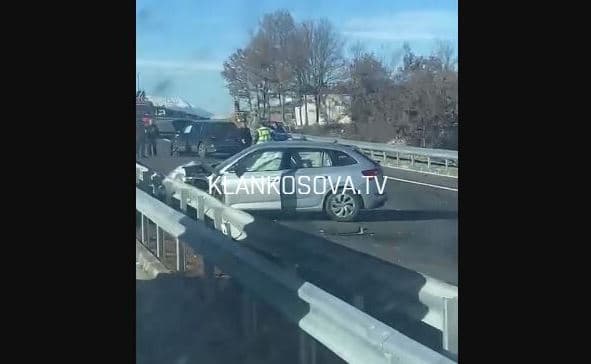 Aksident i rëndë në Dollc të Klinës, katër të lënduar (VIDEO)