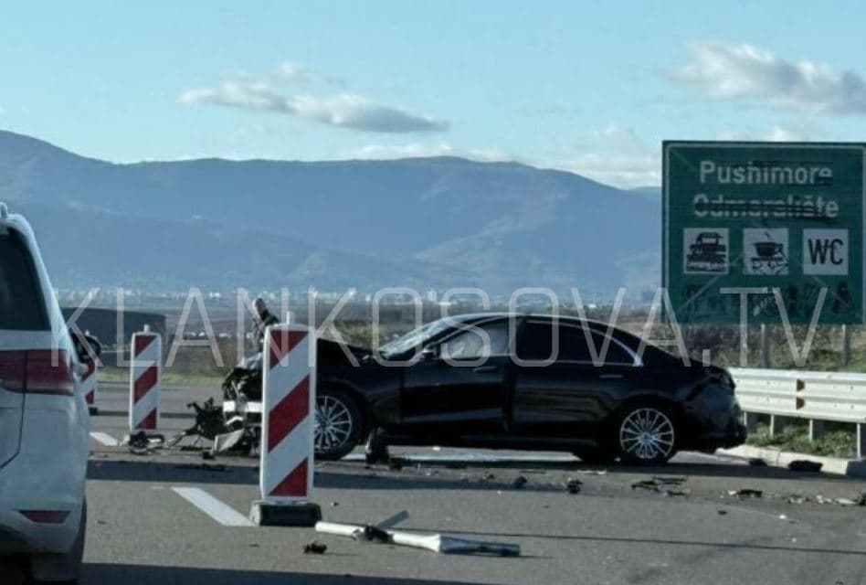 Aksident në autostradën "Ibrahim Rugova", s'dihet nëse ka të lënduar (FOTO)