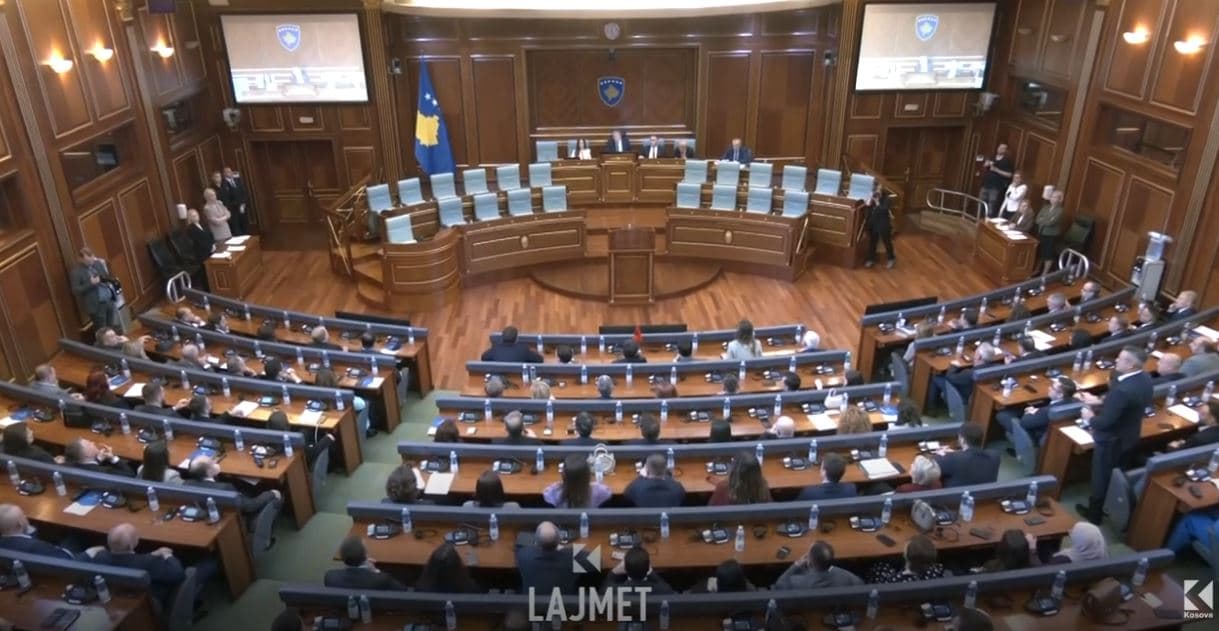 Legjislatura e 9-të: Shtatë muaj deputetë, një vit pas benefite (VIDEO)