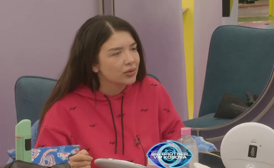 Alba i drejtohet Edit, dukesh sikur je nga Shqipëria (VIDEO)