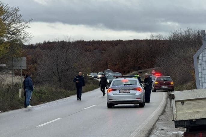 Aksidentohen tri vetura në Gllarevë (FOTO)