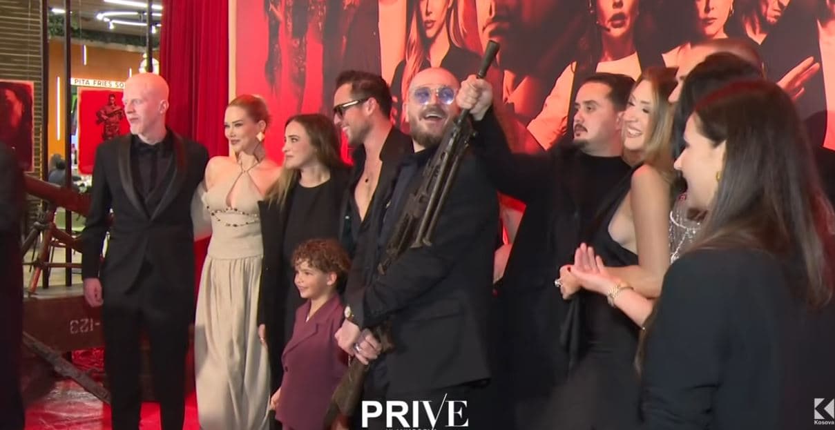 Premiera e filmit “Kazerma”, Turjan Hysko sjell filmin me fytyrat publike (VIDEO)