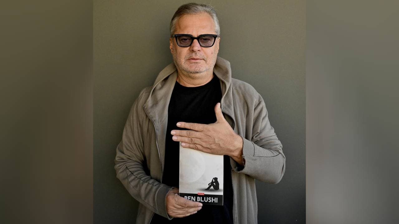 Blushi paralajmëron librin e ri, "pavarësisht përpjekjeve të disave që ai të mos botohej"