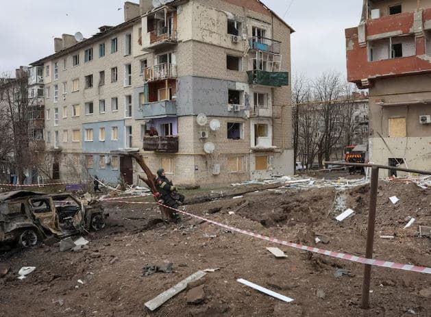 Sulmi me raketa ruse vret tre persona dhe plagos 10 të tjerë në rajonin e Kharkivit