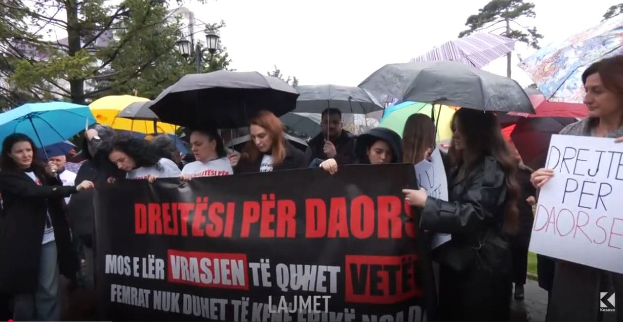 Protesta në Gjakovë, kërkohet drejtësi për Daorsa Spahijën (VIDEO)