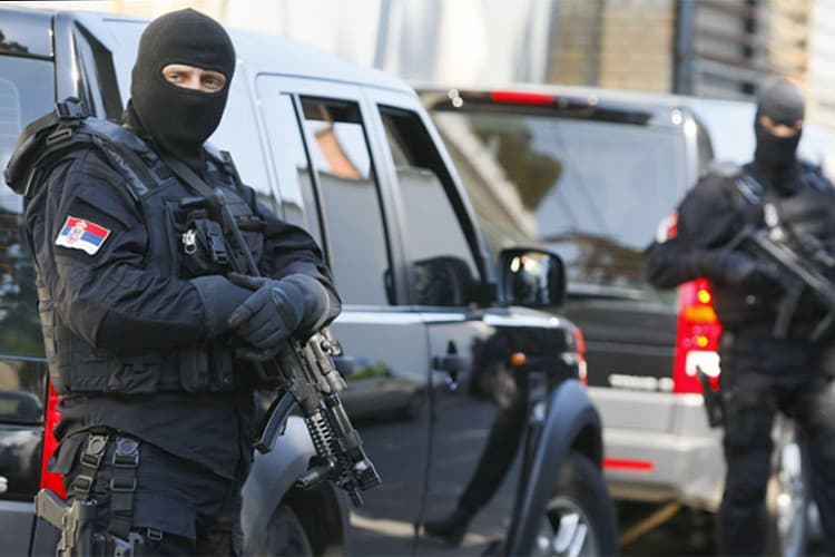 Mediat pro-regjimit në Serbi: BIA arreston dy spiunë, aksioni lidhet me plagosjen e Vukashinoviqit në Kosovë