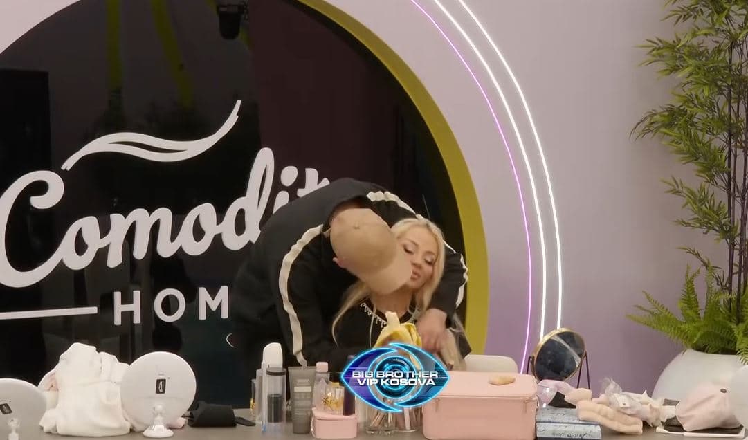 Benita dhe Toney nisin ditën me puthje e përqafime (VIDEO)