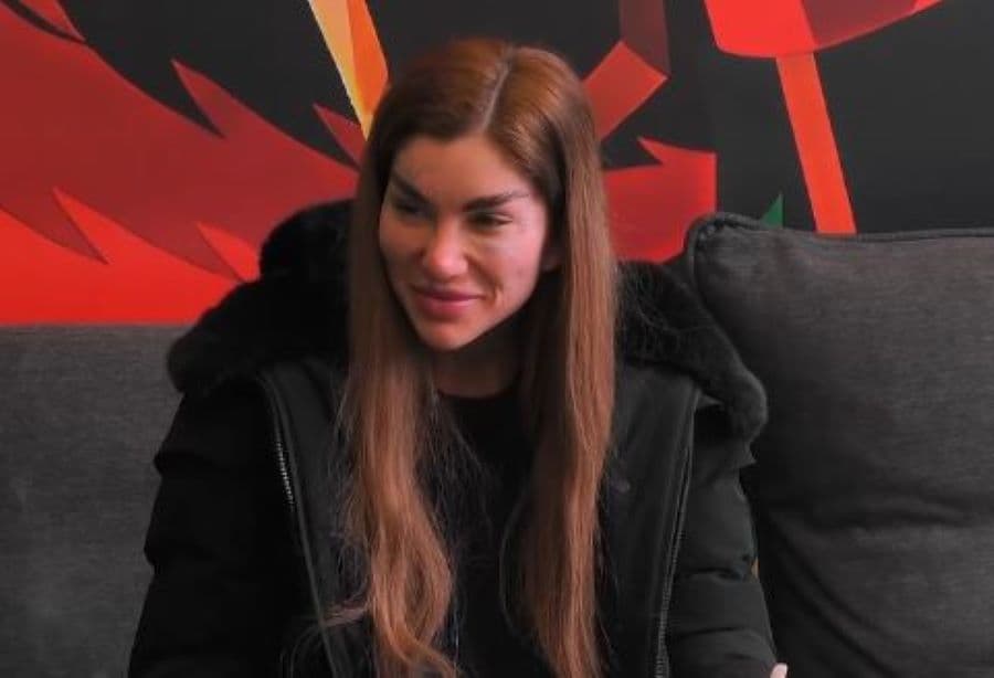 Bia pyet se çka është bibilushi? Hygerta nuk mban dot të qeshurën (VIDEO)