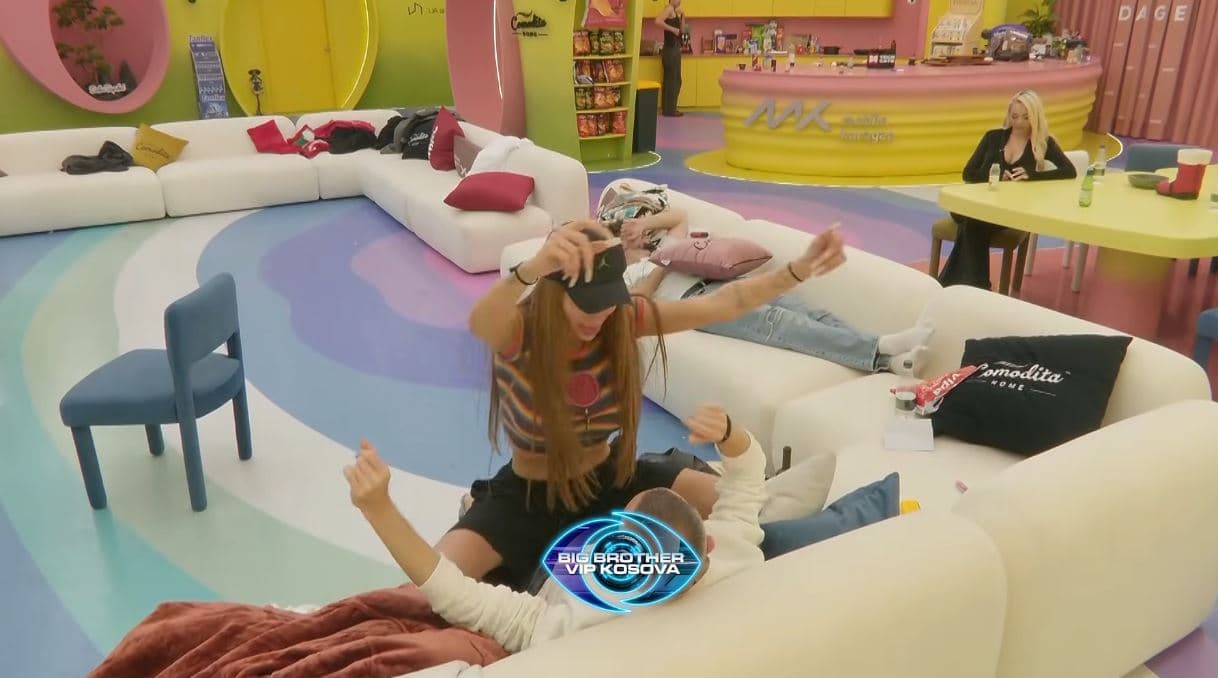 Bia i dedikon Arditit një vallëzim sensual: Për mua ky kërcim është lifestyle (VIDEO)