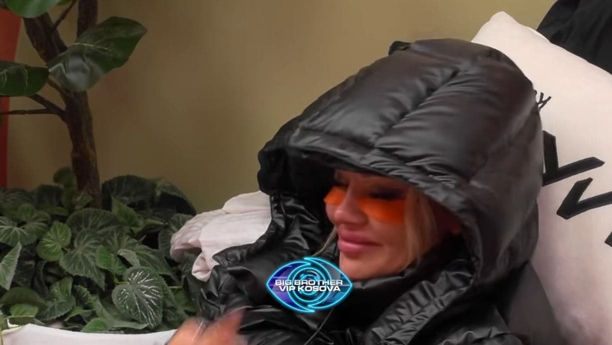 Benita, Arditi dhe Labi qajnë me dënesë për Toneyn (VIDEO)